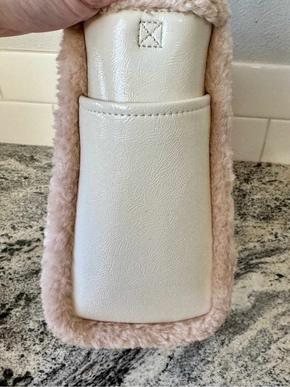 kate spade Jett Faux Shearling Small Tote in Meringue/Winter White. VGUC
